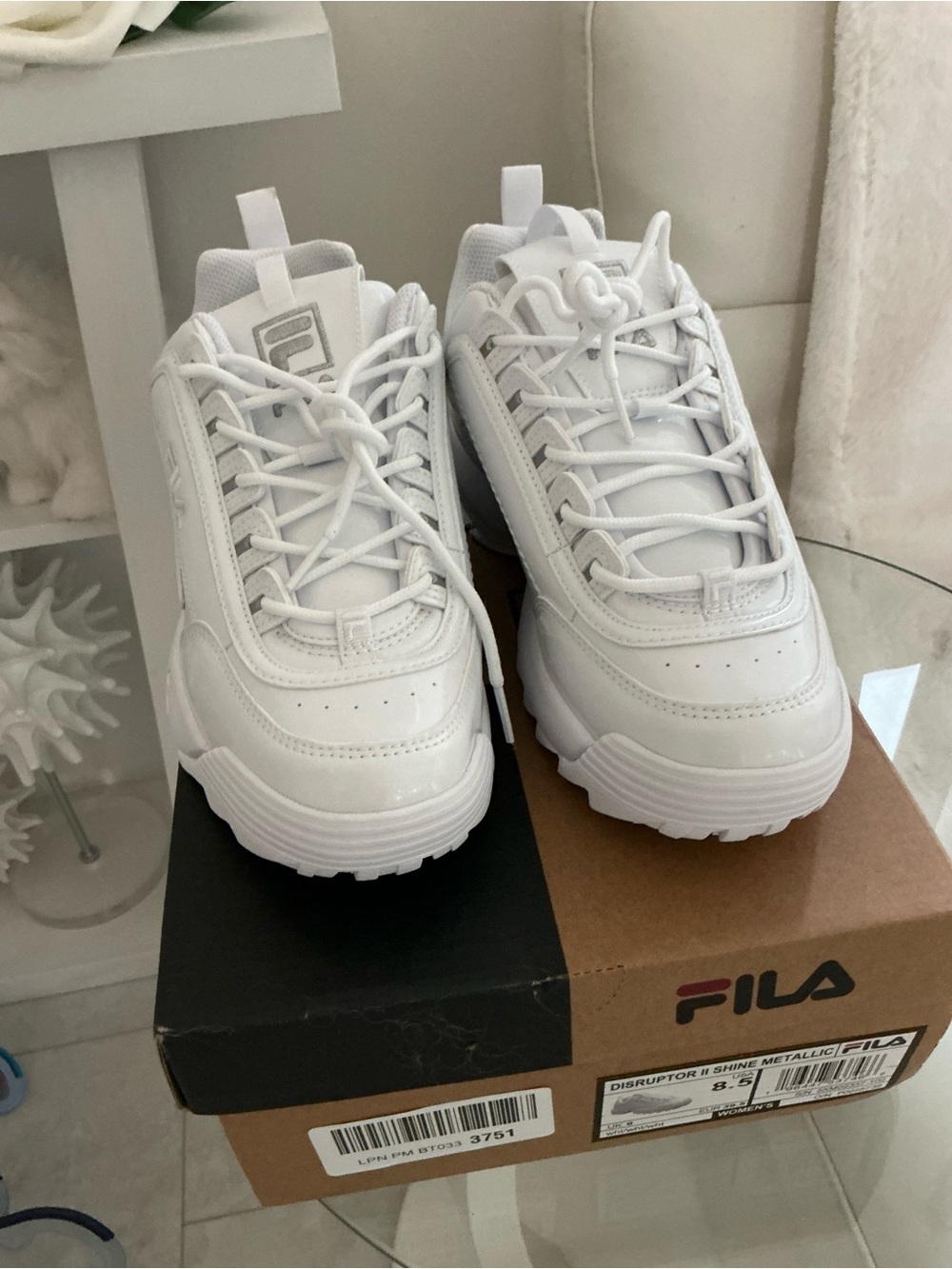 NEW Fila White Disrupter II Metallic Sneakers Size 8.5 - Picture 3 of 6
